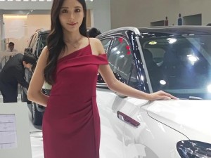 四川小少妇 BBAABBAA：一款备受欢迎的豪华轿车，拥有时尚的外观、卓越的性能和舒适的驾乘体验